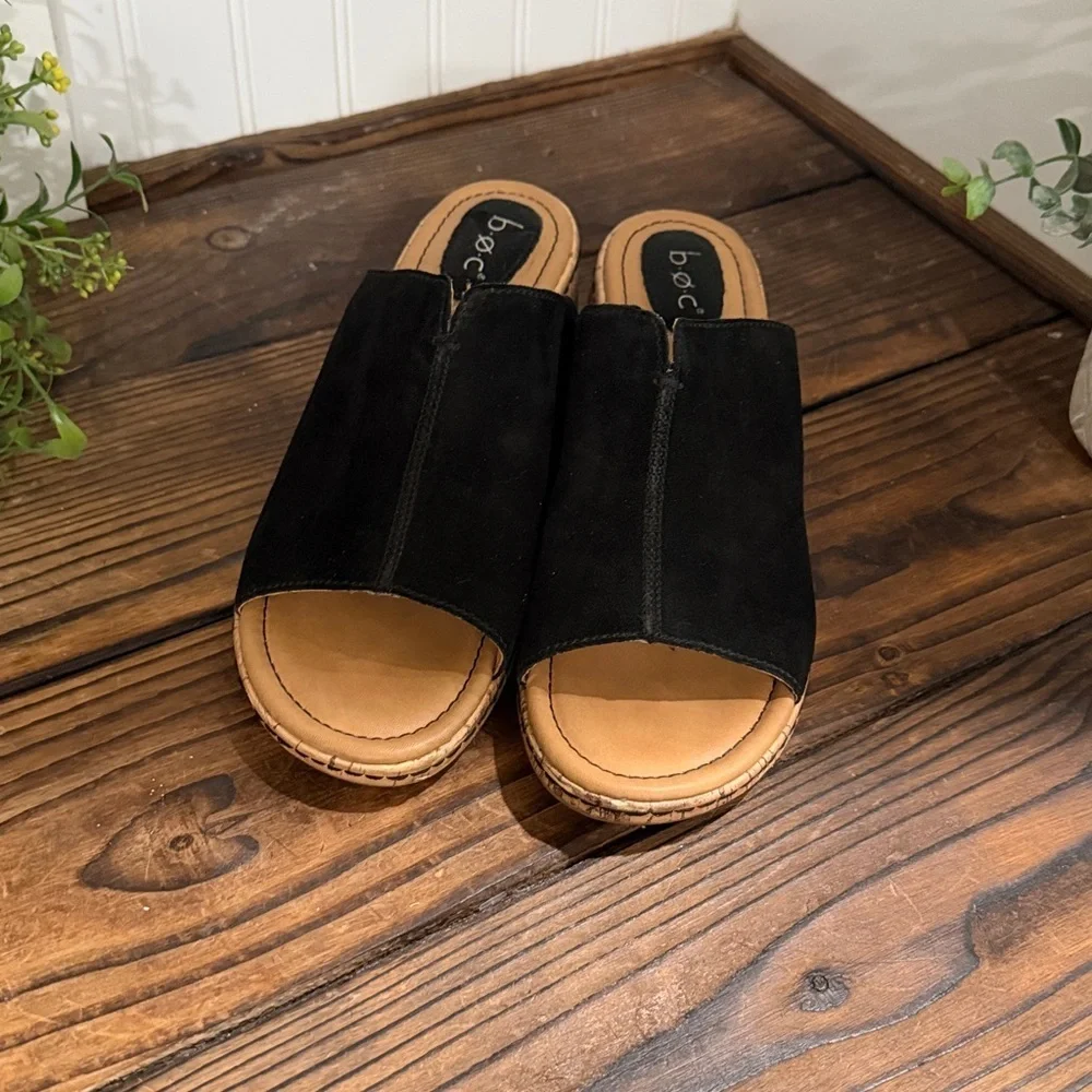 b.o.c. Black and Tan Leather Wedge Sandals